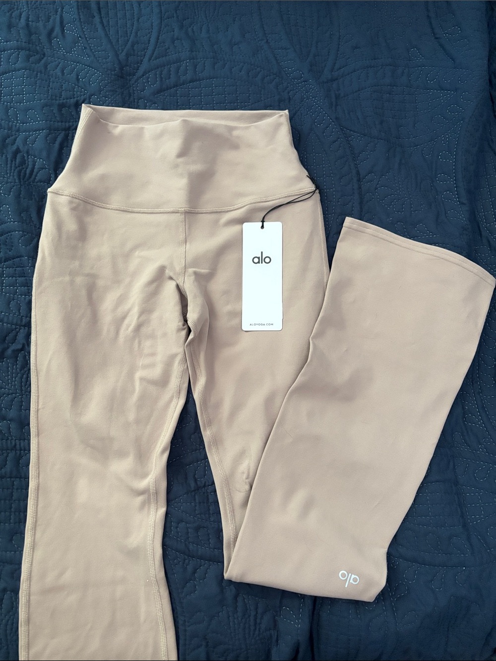 ALO Airbrush Bootcut Leggings - Tan